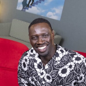 Interview de Omar Sy par A.Trapenard pour Brut lors du 75ème Festival International du Film de Cannes, France, le 19 mai 2022. © Jack Tribeca/Bestimage 