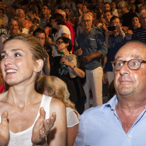 Exclusif - François Hollande et Julie Gayet - Festival de Ramatuelle - Pièce ART de Y. Reza le 4 août 2018. Un dîner était donné à l'issue de la représentation. © Cyril Bruneau / Festival de Ramatuelle / Bestimage 