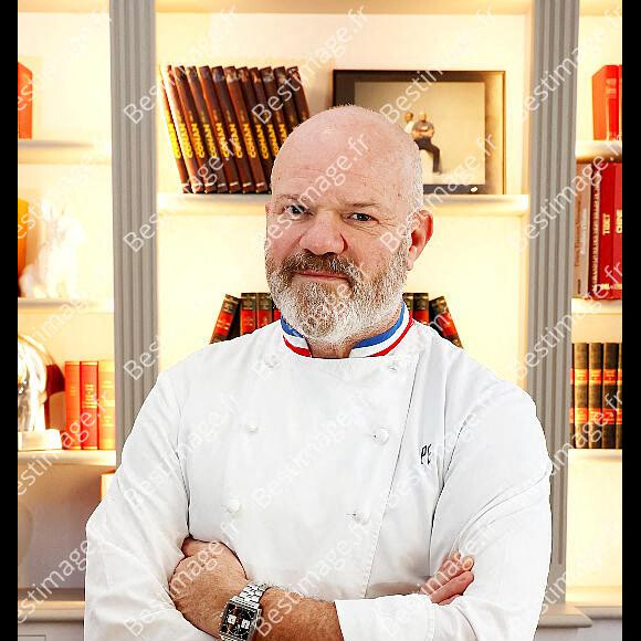 Exclusif - Le célèbre chef étoilé Philippe Etchebest ouvre un nouveau restaurant "La maison Nouvelle" dans le quartier très branché des Chartrons à Bordeaux, France, le 21 janvier 2022.  © Fabien Cottereau/Bestimage