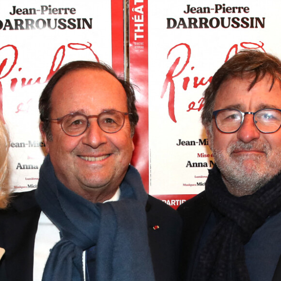 Julie Gayet et son compagnon François Hollande et l'auteur de la pièce JeanMichel Djian - Générale de la Pièce "Rimbaud en Feu" au théatre Antoine à Paris le 13 janvier 2022. © Bertrand Rindoff Petroff / Bestimage 