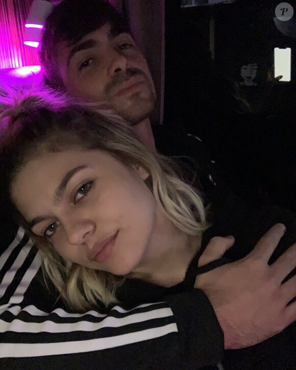 Louane a vécu un incident difficile ce week-end et pourrait avoir été droguée au GHB. @ Instagram / Louane