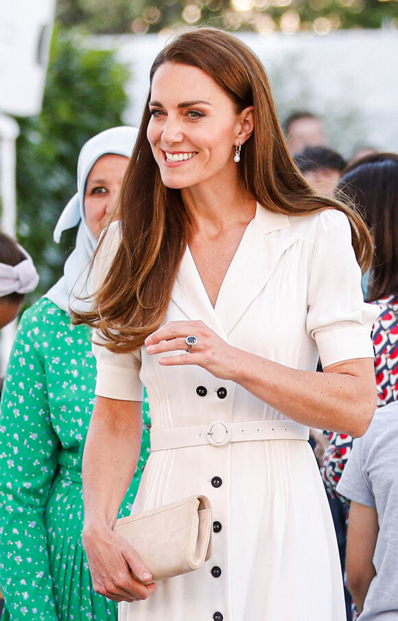 Catherine (Kate) Middleton, duchesse de Cambridge, lors d'une cérémonie multiconfessionnelle et de dépôt de couronnes au pied de la tour Grenfell à Londres, Royaume Uni, le 14 juin 2022, en souvenir de ceux qui sont morts dans l'incendie de la tour Grenfell le 14 juin 2018. 