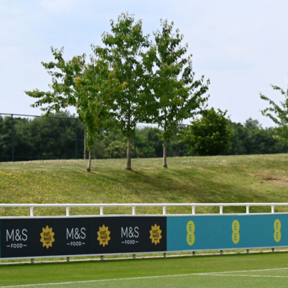 Le prince William visite St George's Park à Burton-on-Trent, pour rencontrer l'équipe féminine d'Angleterre avant l'Euro féminin de l'UEFA 2022. Le 15 juin 2022.