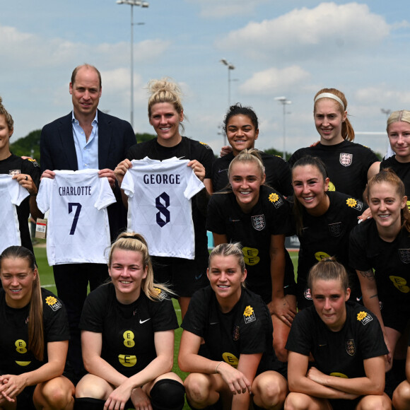 Le prince William visite St George's Park à Burton-on-Trent, pour rencontrer l'équipe féminine d'Angleterre avant l'Euro féminin de l'UEFA 2022. Le 15 juin 2022.