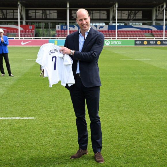 Le prince William visite St George's Park à Burton-on-Trent, pour rencontrer l'équipe féminine d'Angleterre avant l'Euro féminin de l'UEFA 2022. Le 15 juin 2022.