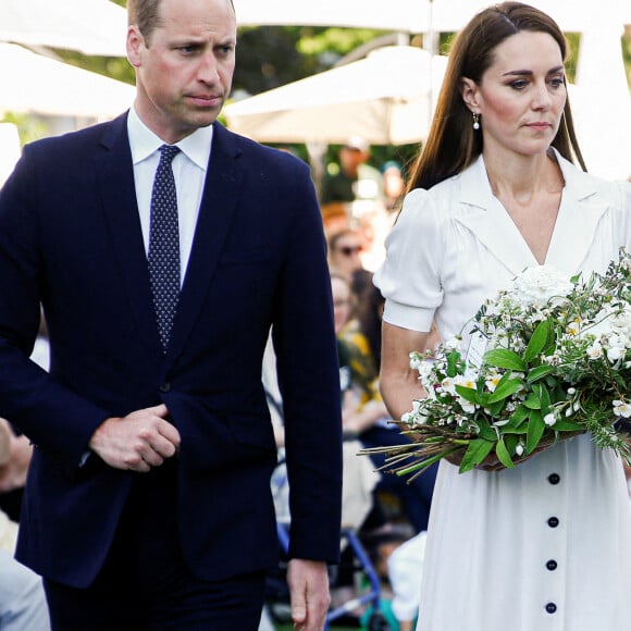 Le prince William et Kate Middleton lors d'une cérémonie multiconfessionnelle et de dépôt de couronnes au pied de la tour Grenfell à Londres, le 14 juin 2022.