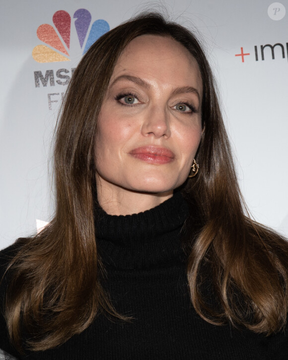 Angelina Jolie - Première du film "Paper And Glue: A JR Project" à Los Angeles.