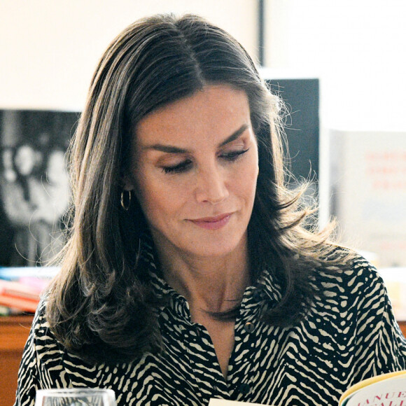 La reine Letizia d'Espagne à son arrivée à la réunion du conseil d'administration de la Residencia de Estudiantes, la plus haute instance dirigeante de cette institution, l'une des plus prestigieuses d'Espagne centres culturels les plus importants, le 17 juin 2022, à Madrid. 