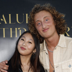 Joalukas Noah avec Jade Hallyday lors de la soirée d'anniversaire de Joalukas Noah, fils de Yannick Noah et Isabelle Camus, pour ses 18 ans à Paris le 10 juin 2022. © Cyril Moreau / Bestimage 