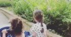 Sofia et Hana, les filles d'Amel Bent, promènent leur petit frère. Instagram. Le 21 juin 2022.