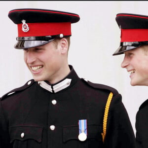 Le prince William et le prince Harry en 2006.