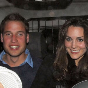 Le prince William et Kate Middleton à la sortie de Mahiki, à Londres, en 2006