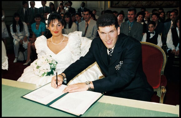 Archvies - Mariage de Zinedine Zidane et Véronique à bordeaux en 1994.