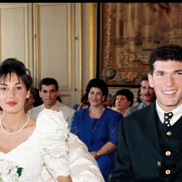 Archvies - Mariage de Zinedine Zidane et Véronique à bordeaux en 1994.