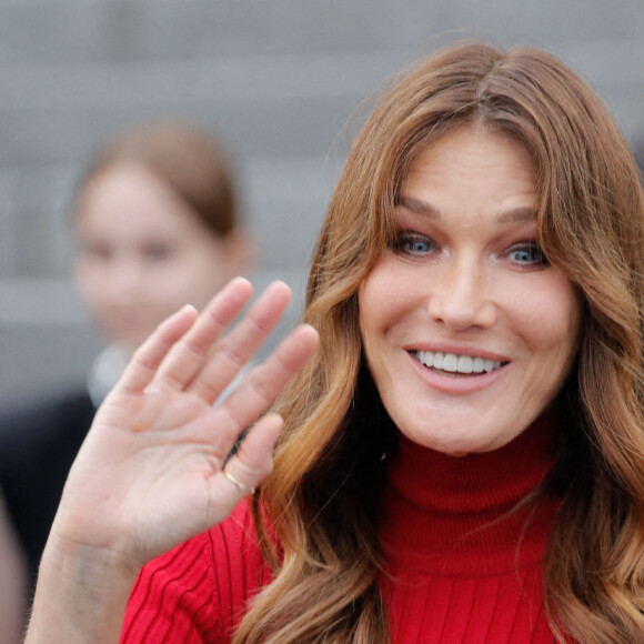 Carla Bruni-Sarkozy - Arrivées au défilé de mode Hommes printemps-été "AMI" au Sacré Coeur à Paris. Le 23 juin 2022 © Veeren-Christophe Clovis / Bestimage 