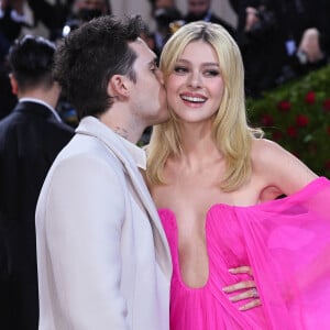 Brooklyn Beckham et Nicola Peltz - Les célébrités arrivent à la soirée du "MET Gala 2022 : In America: An Anthology of Fashion" à New York, le 2 mai 2022. 