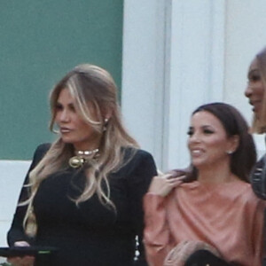 Eva Longoria et Serena Williams - Arrivée des invités au dîner des Beckham la veille du mariage de Brooklyn et Nicola.Peltz à Palm Beach le 8 avril 2022. 