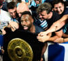 Joie des joueurs de Montpellier en fin de match avec leurs supporters - Fulgence Ouedraogo - Finale du Top 14 de rugby entre Montpellier et Castres (29-10) au Stade de France à Saint-Denis le 24 juin 2022. 