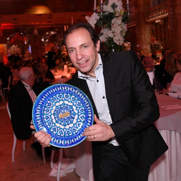 Philippe Candeloro - Dîner de la 44ème édition du Prix The Best aux Salons Hoche à Paris le 13 décembre 2021. © Rachid Bellak/Bestimage 