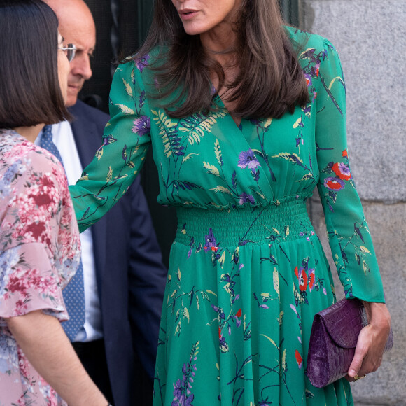 La reine Letizia d'Espagne à son arrivée à la présentation du "Livre blanc sur le cancer de la peau en Espagne" par l'Académie espagnole de dermatologie et de vénéréologie et sa Fondation Piel Sana à Madrid, le 13 juin 2022. 