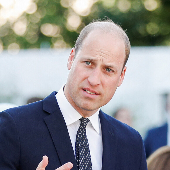 Le prince William, duc de Cambridge, lors d'une cérémonie multiconfessionnelle et de dépôt de couronnes au pied de la tour Grenfell à Londres, Royaume Uni