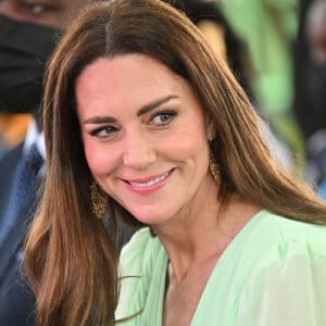 Catherine (Kate) Middleton, duchesse de Cambridge, visite l'école primaire Sybil Strachan à Nassau aux Bahamas, le 25 mars 2022.