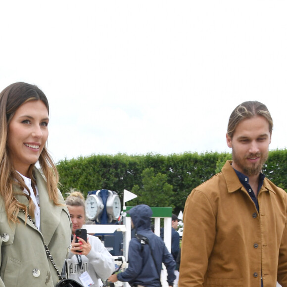 Camille Cerf (Miss France 2015 et Ambassadrice du LGCT-LPEJ 2022) et son compagnon Théo Fleury - 8ème édition du "Longines Paris Eiffel Jumping" au Champ de Mars à Paris, le 25 juin 2022. © Perusseau/Gorassini/Tribeca/Bestimage 