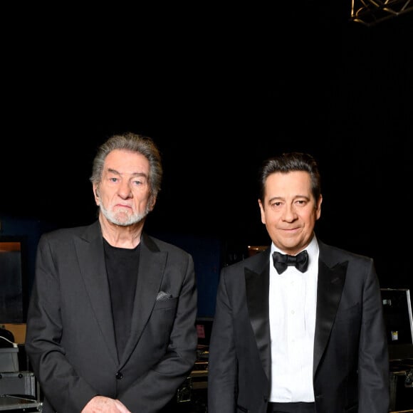 Exclusif - Eddy Mitchell, Laurent Gerra - Backstage - Enregistrement de l'émission "Un soir à Monaco avec Laurent Gerra" sur la scène de la salle des Etoiles du Monte-Carlo Sporting à Monaco, diffusée le 18 décembre 2021 à 21h05. © Bruno Bebert / Bestimage 