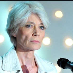 Françoise Hardy lors de l'enregistrement de "Vivement Dimanche" en 2010.