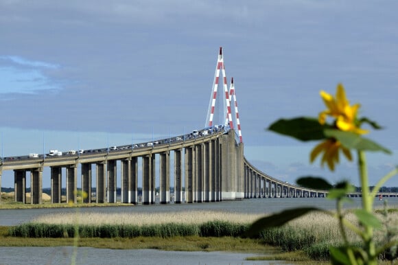 Photo d'illustration du pont à haubans de Saint-Nazaire franchissant l'estuaire de la Loire