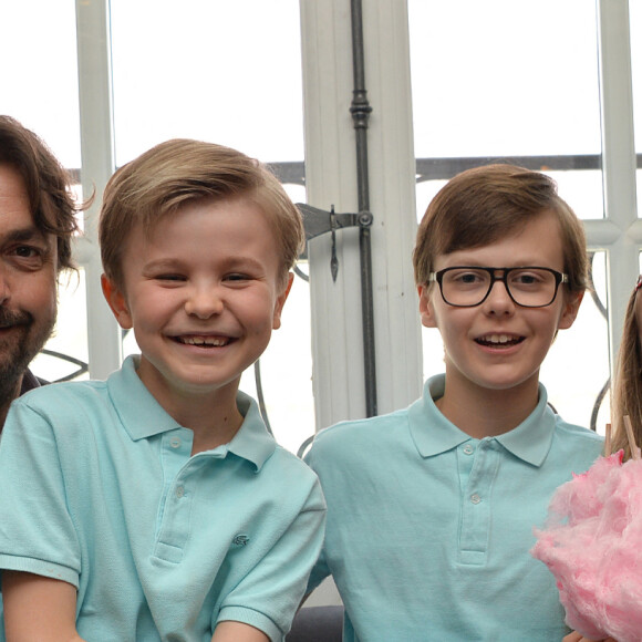 Exclusif  - Henri Leconte, sa femme Florentine et leurs enfants Marylou, Ulysse et Jules lors d'un goûter de Pâques " Tout Chocolat " à l'Hôtel de Vendôme à Paris le 9 avril 2014.