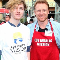 Jospeh McKidd, Kevin McKidd - Les personnalités distribuent de la nourriture pour" Los Angeles Mission " Los Angeles, le 21 décembre 2018