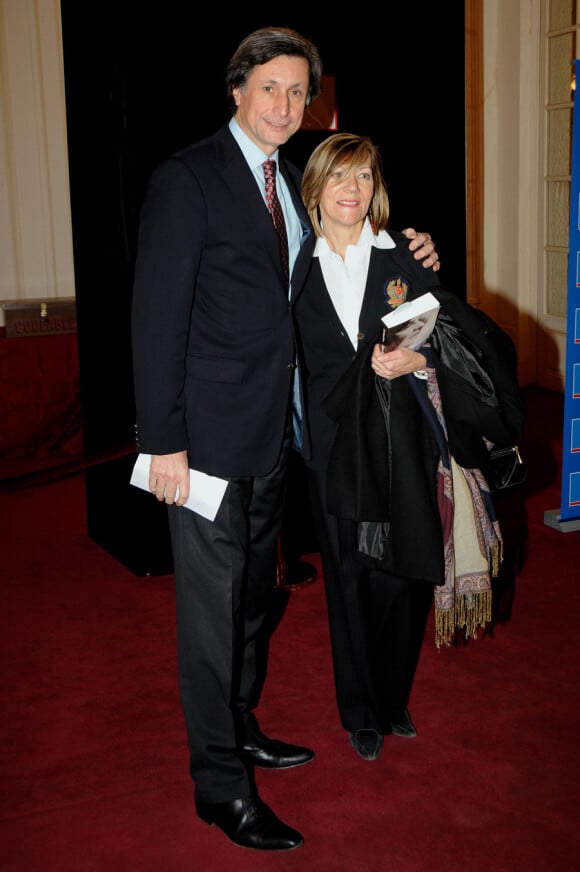 Patrick de Carolis et son épouse lors de la représentation de la pièce L'Affaire Seznec au théâtre de Paris le 3 février 2010