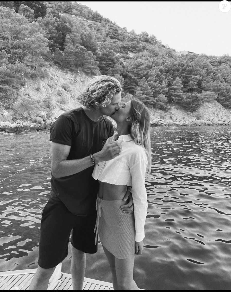 Julien Courbet Sa Fille Lola Canon En Bikini Elle Affiche Sa 