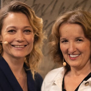 Caroline Vigneaux, Anne Roumanoff - Concert solidaire au profit des enfants de la guerre "Ensemble" à l'Olympia à Paris le 4 juillet 2022. © Anthony Mkrtchian via Bestimage 