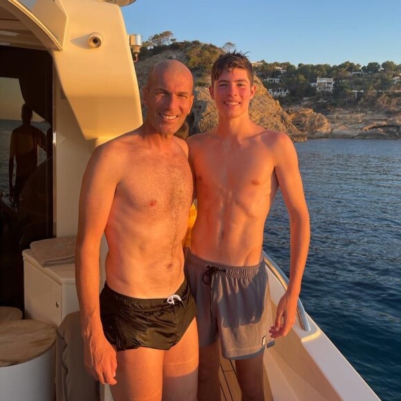 Zinedine Zidane et son fils Eliaz sur Instagram. Le 20 juillet 2021.