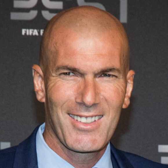 Zinedine Zidane et sa femme Véronique - Les célébrités arrivent à la cérémonie des Trophées Fifa au Royal Festival Hall à Londres, Royaume Uni. © Cyril Moreau/Bestimage
