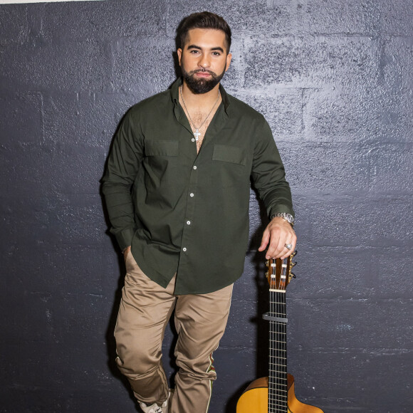 Kendji Girac - Backstage de l'enregistrement de l'émission "On est presque en direct" (OEED), présentée par L.Ruquier, et diffusée sur France 2 le 28 novembre 2020 © Jack Tribeca / Bestimage 