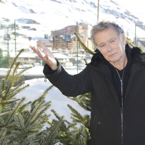 Franck Dubosc - Photocall du film "Rumba la vie" lors de la 25ème édition du Festival international du film de comédie de l'Alpe d'Huez le 19 janvier 2022 © Christophe Aubert via Bestimage 