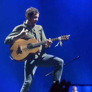 Le chanteur Vianney sur la scène du festival du Printemps de Pérouges à la Plaine de l'Ain à Saint-Vulbas (01), France le 01/07/2022. © Sandrine Thesillat / Panoramic / Bestimage