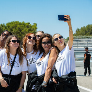 Julia Layani, Charlotte Gabris, Joséphine Draï, Nami Isackson, Élise Goldfarb, Melococo (Mélody Coco), Sandra Sisley et Tristane Banon - Deuxième édition du challenge caritatif "Talon Pointe Saison 2 / Can-Am" sur le circuit Paul Ricard au Castellet, France, le 9 juillet 2022. © Patrick Carpentier/Bestimage 