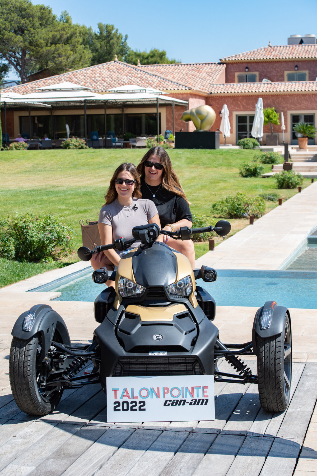 Photo Julia Layani et Élise Goldfarb Deuxième édition du challenge caritatif "Talon Pointe