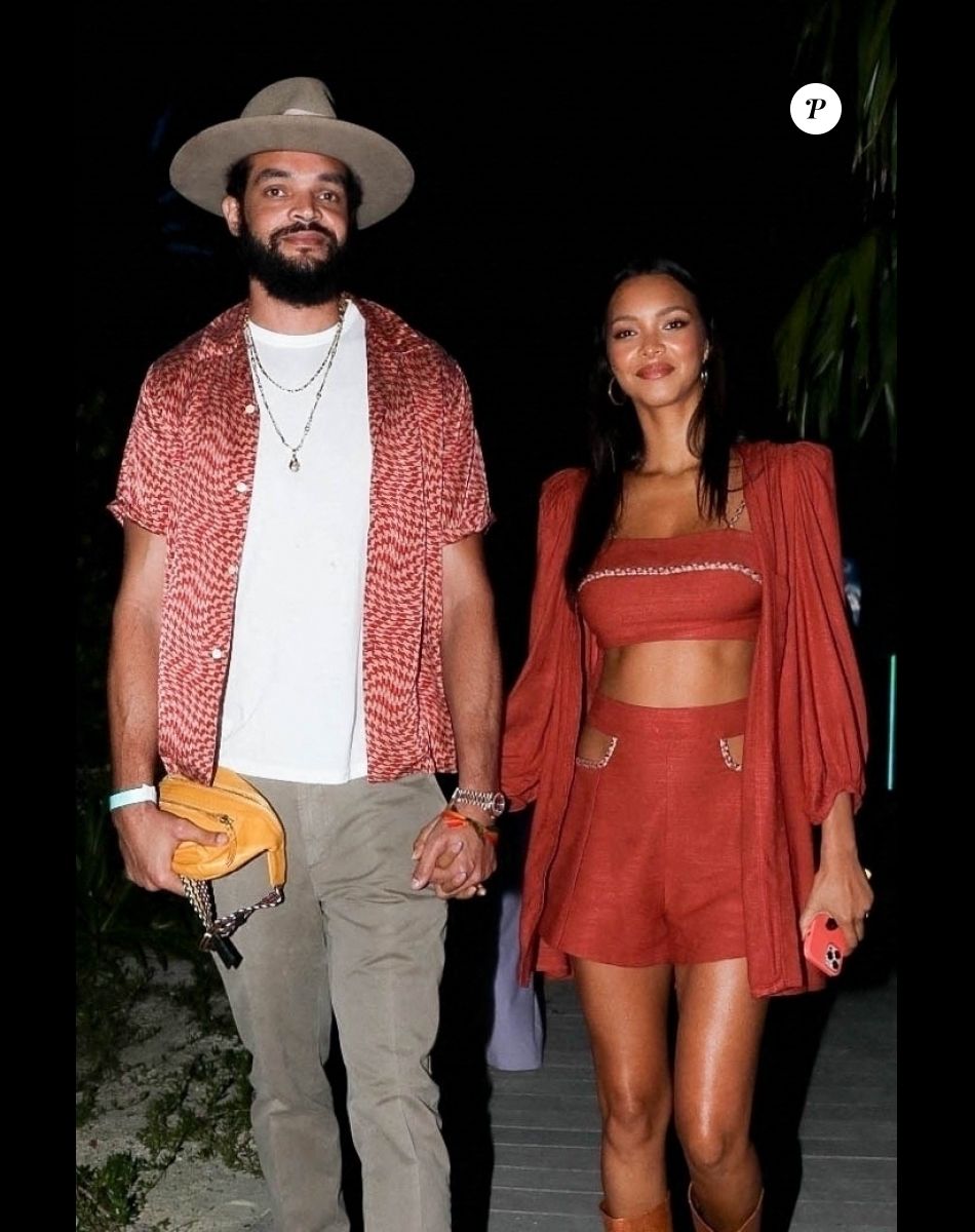 Lais Ribeiro et son fiancé Joakim Noah se rendent à la soirée Art Basel à Miami, en Floride le 1er décembre 2021.