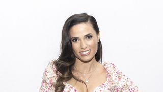 Capucine Anav enceinte : elle brise le silence sur son début de grossesse difficile