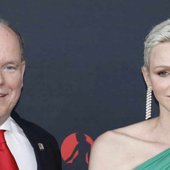 Le prince Albert II de Monaco et la princesse Charlène de Monaco au photocall de la cérémonie d'ouverture de la 61ème édition du Festival de Télévision de Monte-Carlo le 17 juin 2022. © Denis Guignebourg/Bestimage 