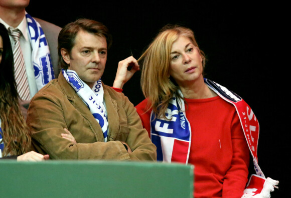 François Baroin et Michèle Laroque - People à la finale de la Coupe Davis au Stade Pierre Mauroy de Lille Métropole. Match en double remporté par la Suisse face à la France le 22 novembre 2014 