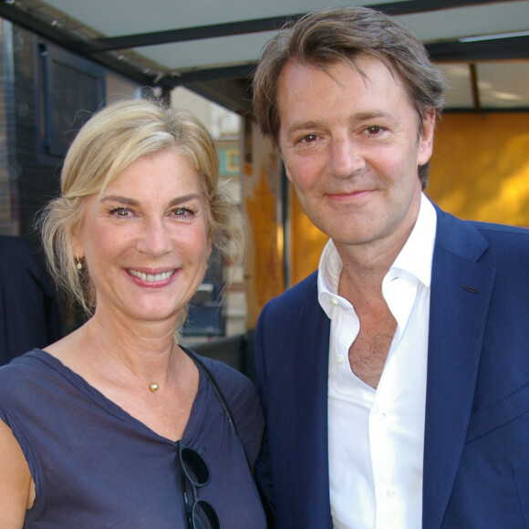 Michèle Laroque et François Baroin dans le village du tour de France à Troyes. © Fabien Faure / Bestimage