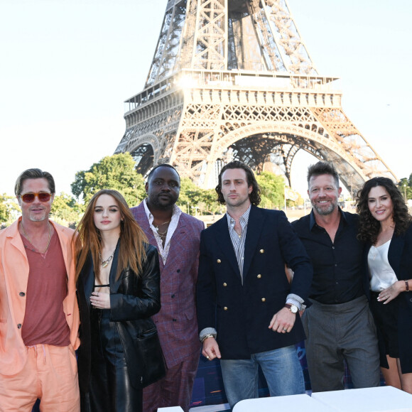 Brad Pitt, Joey King, Brian Tyree Henry, Aaron Taylor-Johnson, David Leitch et Kelly McCormick - Photocall du film "Bullet Train" sur le bateau-mouche "L'Excellence" au Port Debilly à Paris. Le 16 juillet 2022 © Coadic Guirec / Bestimage 