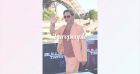 Brad Pitt à Paris : Sexy et blagueur, il étonne dans un costume rose saumon aux côtés de Joey King ultra-sexy