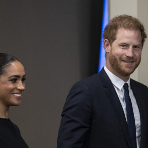 Le prince Harry, duc de Sussex et Meghan Markle, duchesse de Sussex, lors de la célébration du "Nelson Mandela International Day" au siège de l'ONU à New York. Le Prix Nelson Mandela des Nations Unies 2020 a été décerné à Mme Marianna V. Vardinoyannis de Grèce et au Dr Morissanda Kouyate de Guinée. New York, le 18 juillet 2022.